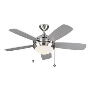 Monte Carlo Fans-Discus Classic II-5 Blade Ceiling Fan with Pull Chain Control and Includes Light Kit in Modern Style-44 Inch Wide by 17.1 Inch High