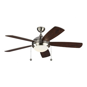 Monte Carlo Fans-Discus Classic-5 Blade Ceiling Fan with Pull Chain Control and Includes Light Kit in Modern Style-52 Inch Wide by 15.1 Inch High